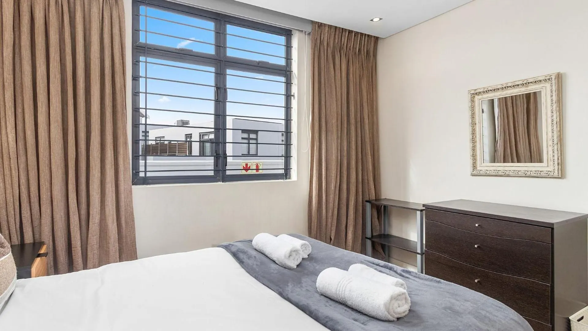 Eden On The Bay 250 By Hostagents Apartment Bloubergstrand
